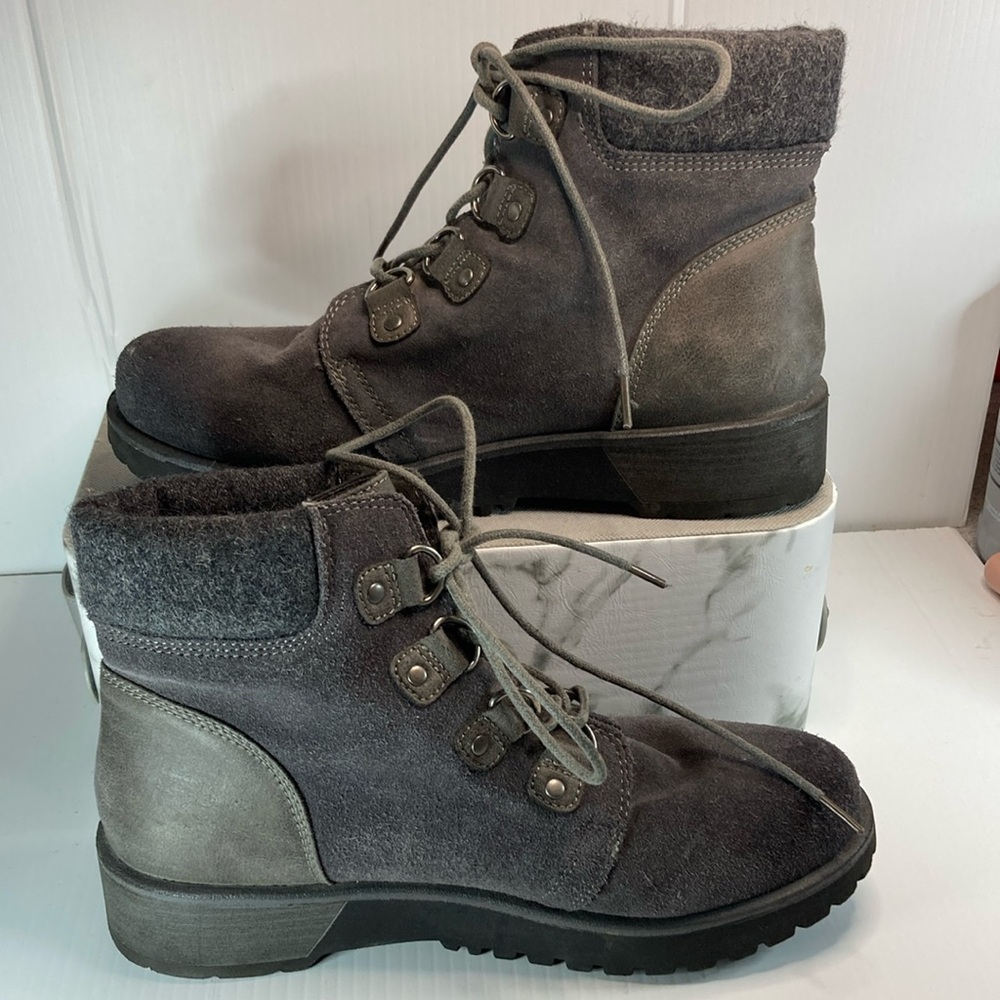 White mountain‎ gray ankle high dress hiking boots. Suede wool collar b14